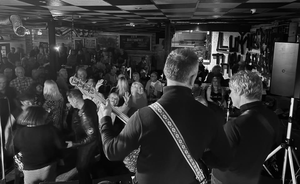 The 3 sixties Live at Joe Joe Jims